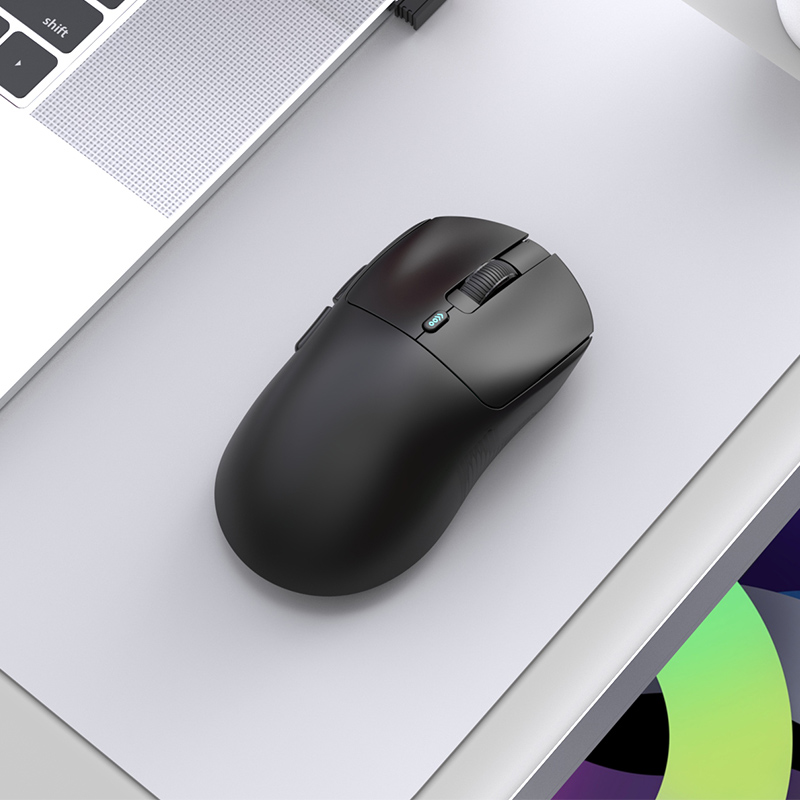 Wired+2.4G+Bluetooth 5.1 the third mock examination lightweight game mouse